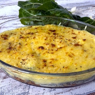 Mangoldgratin mit Hackfleisch und Kartoffelhaube