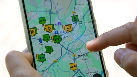 In Ulm kann man Mängel auf Straßen und Plätzen einfach per App melden: über den Mängelmelder.