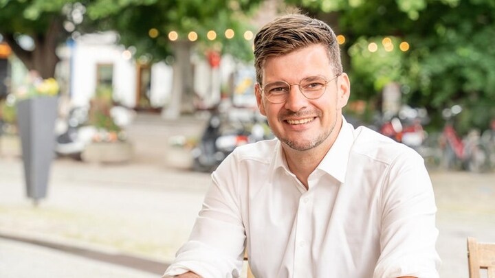 Benjamin Bröcker hat sich mit drei anderen Kandidaten und einer Kandidatin um das Bürgermeisteramt in Staufen beworben.