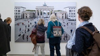 Rainer Zerback „Pariser Platz, Berlin, Deutschland “ aus der Serie „Places of Interest“, 2020 