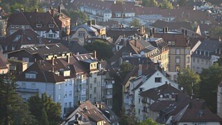 Blick von oben auf Häuser in Stuttgart: Fast jede fünfte Mietwohnung des Landes steht leer. 