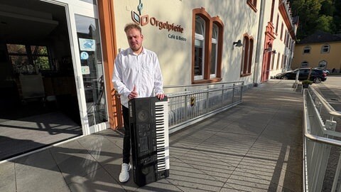 Max Kaucher und sein Keyboard.