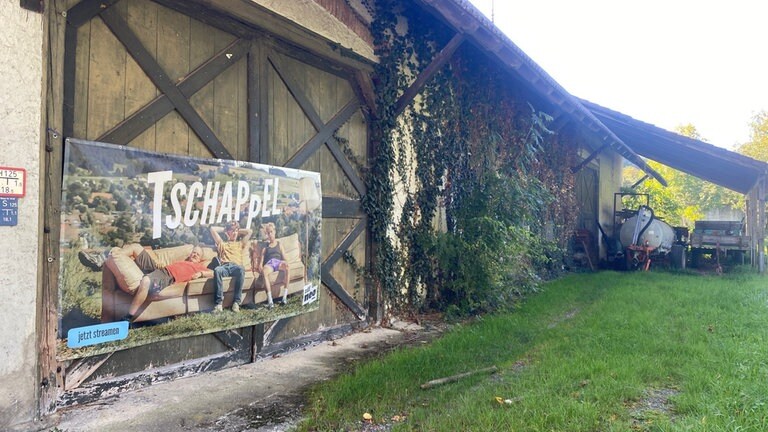 Im Wilhelmsdorfer Ortsteil Zußdorf wird auch die zweite Staffel der Serie "Tschappel" gedreht.