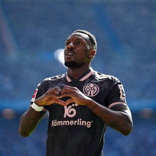 Mainz 05 mit Sheraldo Becker siegt beim HSV