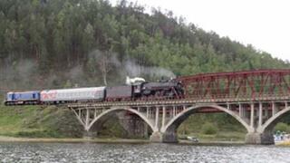 Die schönste Brücke und die einzige Zweibogenbrücke über einen der zahlreichen Zuflüsse zum Baikalsee