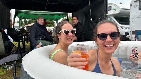 Rock am Ring 2025: Im Pool auf dem Zeltplatz