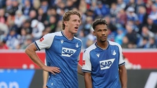 Wouter Burger und Bambase Conté (TSG Hoffenheim) enttäuscht nach der Niederlage gegen den HSV