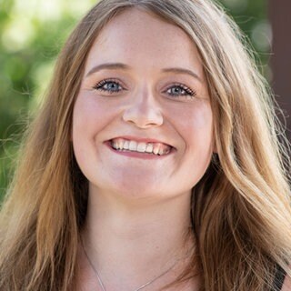 Portrait Alexandra-Unger, Wahl der Deutschen Weinkönigin, Vorbereitungsseminar