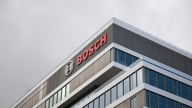 bw news: Demo gegen Stellenabbau bei Bosch: 1.700 Jobs betroffen - SWR ...