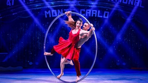 Lea Toran Jenner aus Ulm hat einen Sonderpreis beim größten Zirkus-Festival der Welt für ihre Nummer im Cyr-Rad bekommen.