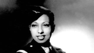 Josephine Baker (1906 - 1975) 1948 als Sous-Lieutenant der französischen Armée de l’air: Bananenrock, Charleston und viel nackte schwarze Haut – rassistisch-stereotype Klischees prägen bis heute das Bild des ersten afroamerikanischen Weltstars. 