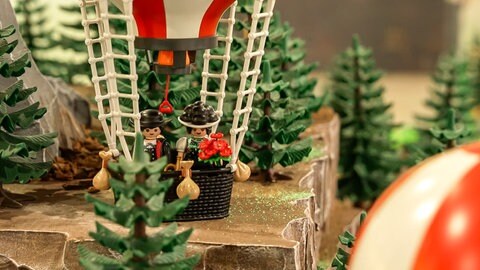 In Zukunft geht die Schwarzwald Marie vielleicht mit ihrem Hannes auf Weltreise. Die Playmobil-Figuren sind erstmals zu zweit in der Ausstellung in Baiersbronn zu sehen.