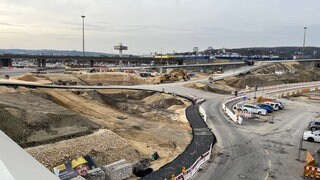 Die Baustelle am Blaubeurer Ring in Ulm. Autofahrer müssen in der kommenden Woche starke Nerven haben. Der Verkehrsknotenpunkt wird teilweise gesperrt.