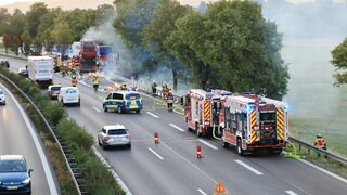 Das brennende Müllauto auf der B29 bei Winterbach. 
