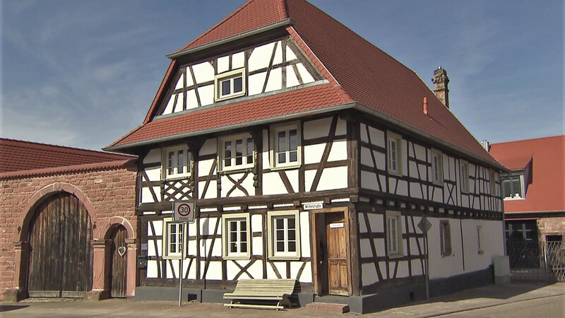 Hierzuland Barbelroth Fachwerhaus