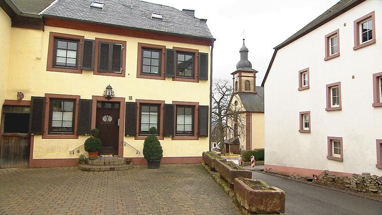 Bekond Kirchstrasse Im Ort