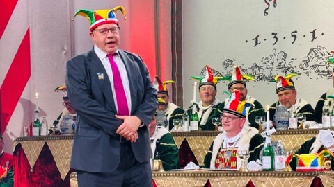 Der ehemalige Politiker Peter Altmaier (CDU) tritt als Zeuge für den beklagten Ministerpräsident Söder (CSU) vor dem Stockacher Narrengericht auf. 