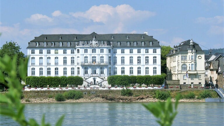 Hierzuland Engers Schloss