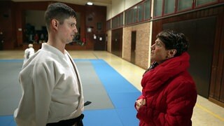 Sportverein in Stuttgart-Hedelfingen: Judoka Thilo Stephn und Sonja Faber-Schrecklein stehen in einer Turnhalle