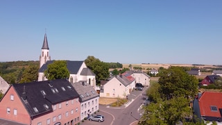 Die Raiffeisenstraße in Merzkirchen