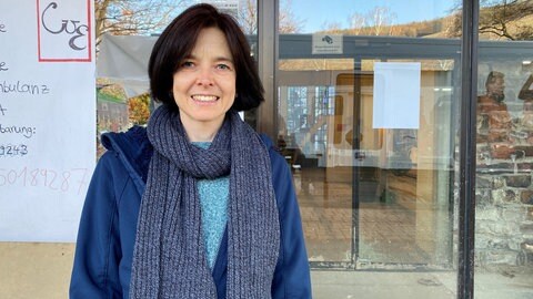 Katharina Scharping leitet das Traumahilfezentrum im Ahrtal: Hier können Menschen nach der Flutkatastrophe psychotherapeutische Unterstützung bekommen. 