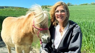 Petra Sabel-Haux und ihr Mini-Pony