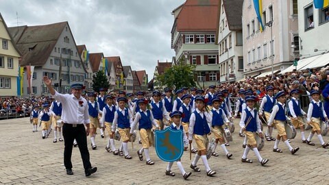 Mit dem Historischen Festzug an Bauernschützen nähert sich das Schützenfest 2025 in Biberach seinem Ende.