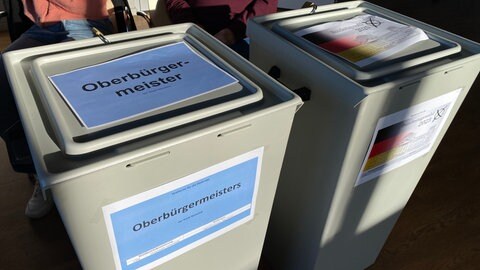 Oberbürgermeisterwahl in Neuwied - eine Wahlurne