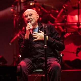 Phil Collins im Hospiz – fake oder real? Auf dem Bild ist Phil Collins auf seiner Tour 2021 zu sehen.