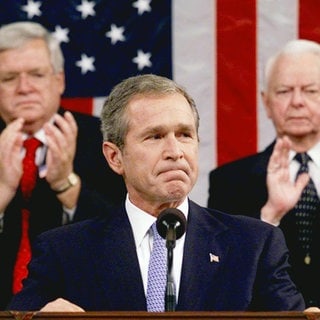Standing ovations für US-Präsident George W. Bush bei seiner Ansprache am 20. September 2001 im US-Kapitol in Washington, DC.