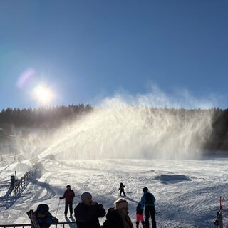 Schneekanonen laufen am Mehliskopf