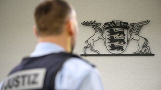 Ein Justizbeamter im Landgericht Stuttgart. 
