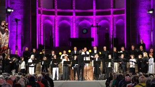 Das SWR Vokalensemble unter der Leitung von Yuval Weinberg