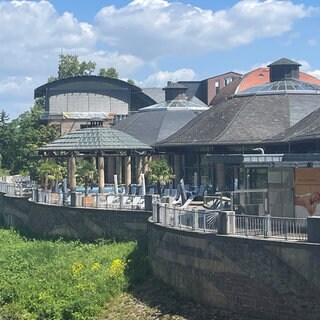Die Hoteliers in Bad Kreuznach stellen die Therme infrage. Sie wollen lieber auf die Therme verzichten, als eine Bettensteuer zu akzeptieren. 