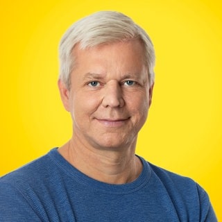 SWR1 Musikchef Bernd Rosinus erzählt die Geschichten zu den größten Hits aus der Rock- und Popmusik. © SWR