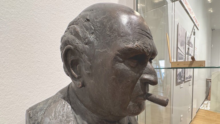 Büste von Hans Liebherr