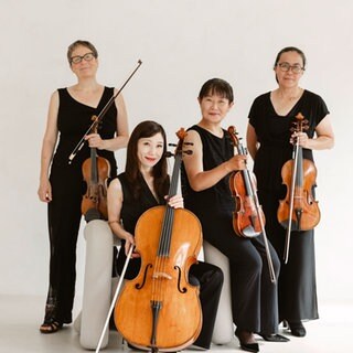 Lotus Quartett: Christine Busch, Sachiko Kobayashi (Violinen), Tomoko Yamasaki (Viola), 
