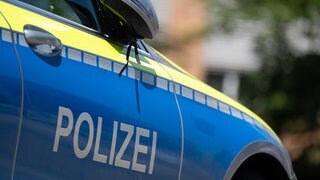 Bei einer Verfolgungsjagd hat die Autobahnpolizei einen Mann ohne Papiere gestoppt. 