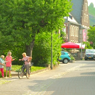 Die Bahnhofstraße in Pünderich