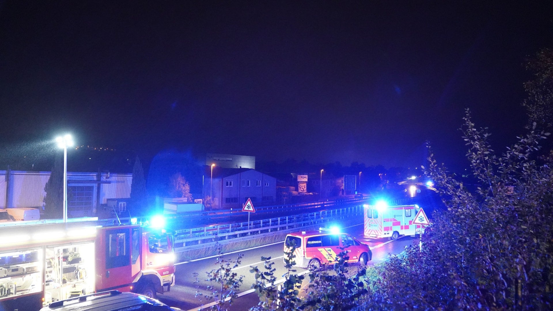 Mehrere Unfälle auf B10 bei Ebersbach: Acht Verletzte und neun beschädigte Fahrzeuge