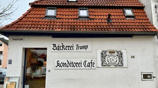 Außenansicht der Trump-Bäckerei im pfälzischen Freinsheim - sie muss zum Jahresende schließen