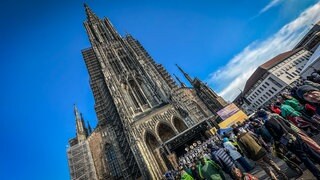 Zehntausende Narren waren am Wochenende in Ulm beim Treffen des Alemannischen Narrenrings