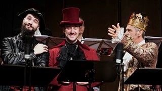 Verkleidete Herren des SWR Vokalensembles