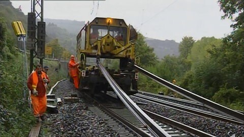 Gleisumbauzug auf der Mittelrheinstrecke