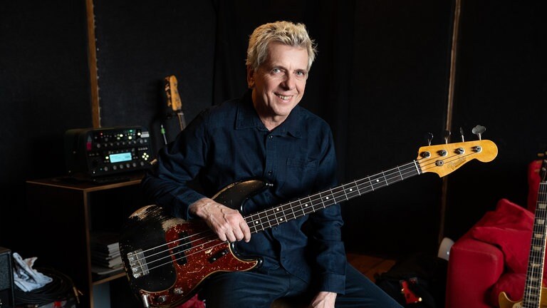 Bassist Andi Meurer bei den Proben für das neue und letzte Album der Toten Hosen