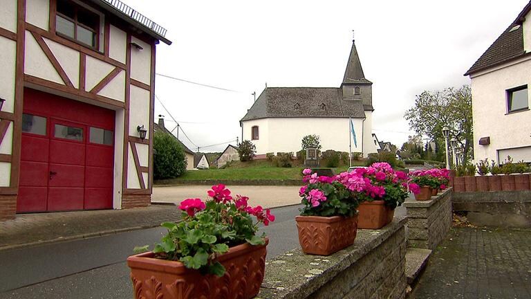 Die evangelische Kirche in Holzfeld