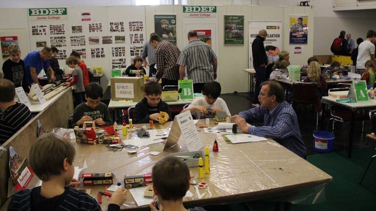 BDEF Junior College – Kindern wird die Modellbahn näher gebracht