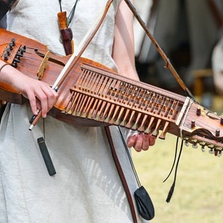 Nyckelharpa, Tastenfidel, ein traditionelles schwedisches Musikinstrument.