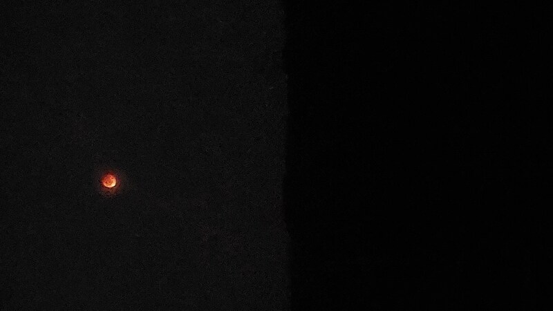 Das Foto wurde gestern Abend direkt am Orteingang in BoxbergSchwabhausen (Main-Tauber-Kreis) von Manuela Oelgarten aufgenommen.