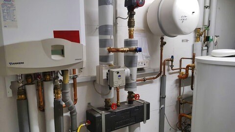 Heizungsanlage im Keller: In einem durchschnittlichen deutschen Haushalt entfallen rund 80 Prozent des gesamten Energieverbrauchs auf Heizung und Warmwasserbereitung